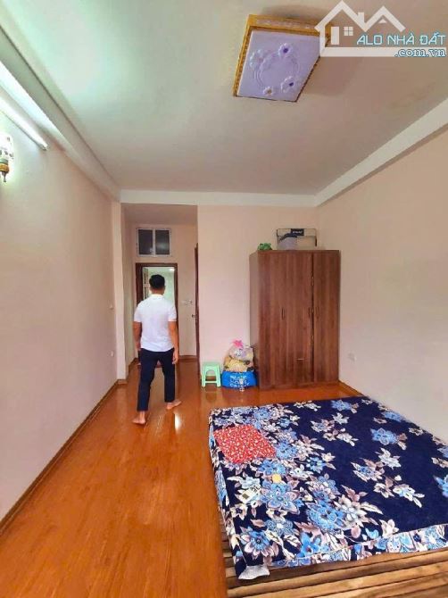 BÁN NHÀ NGỌC THỤY – Ô TÔ ĐỖ CỬA - DÂN XÂY – FULL NỘI THẤT - Ở NGAY –  30M2 CHỈ 6,8 TỶ - 2