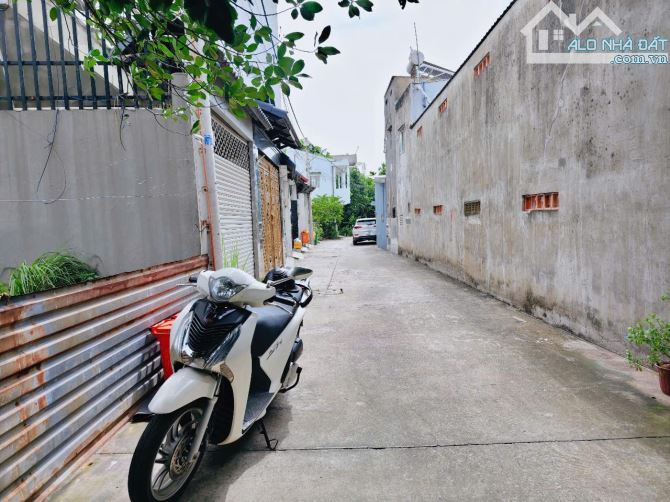 54tr/m2 - Bán nhanh lô đất ngay UBND Trường Thọ - 183m2 ngang 10m - Ô tô đậu cửa - 2