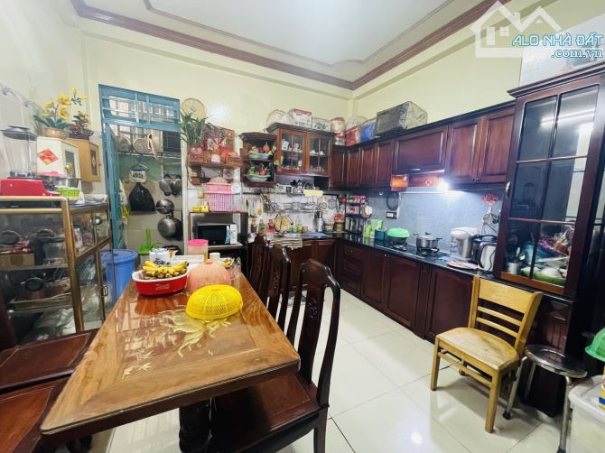 🏠 BÁN GẤP NHÀ 3 TẦNG - MẶT TIỀN HẺM NHỰA 8M TRẦN THỊ NĂM – QUẬN 12– 82M2 – GIÁ CHỈ 6.8 TỶ - 2