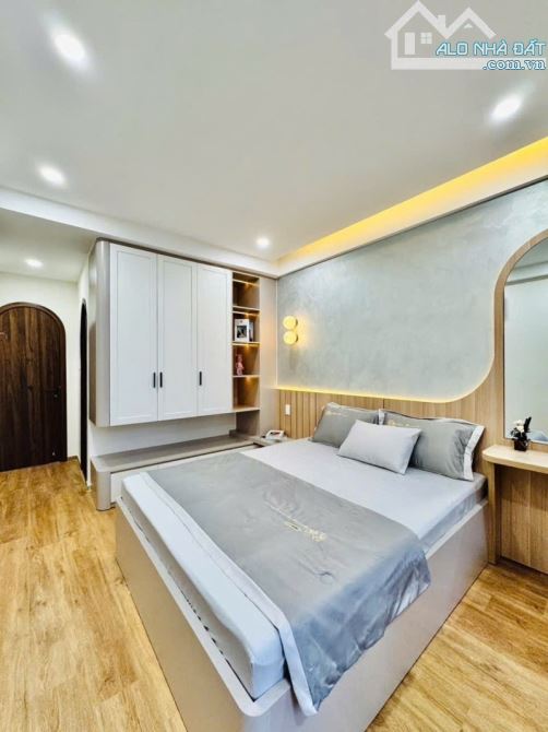 SIÊU PHẨM - BÌNH THẠNH CÁCH Q1 CÂY CẦU - 5 TẦNG ĐÚC - 3PN - HẺM 3M - GIÁ CHỈ 6.38 TỶ - 2