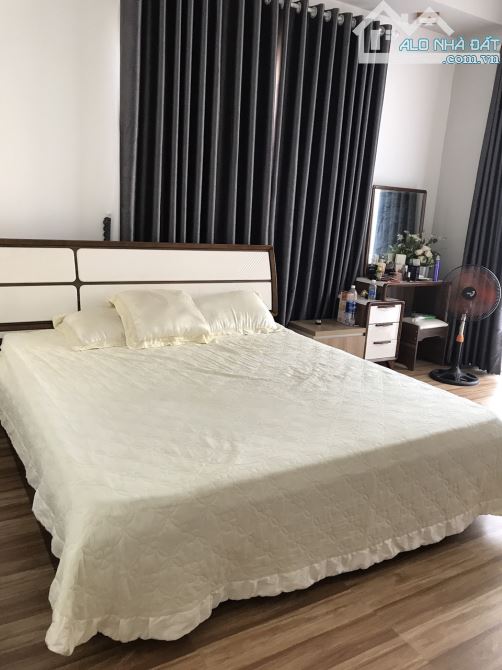 Chủ Gấp Bán tòa căn hộ đường BÙI TÁ HÁN, 10mx19m - 2