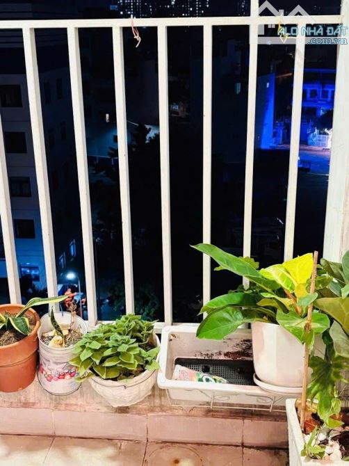 Chung cư 10A Trần Nhật Duật,Tân Định, Q1: 70m2, 2p ngủ, 12tr/th - 2