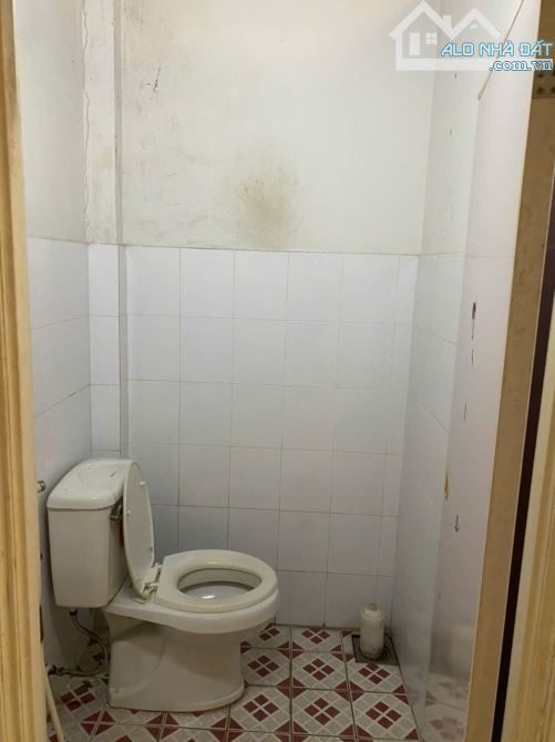 Bán nhà đường Lê Đại Hành, Khu đối diện sân vận động Phú Thọ, DT: 4,1mx20m, DTCN: 93m2 - 2
