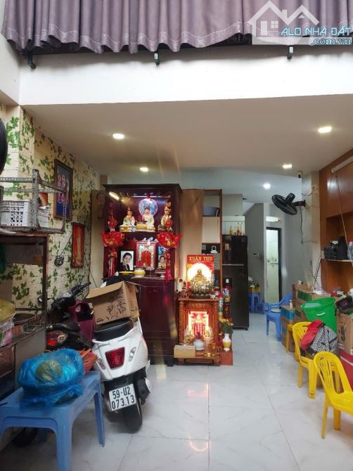 NGỘP BANK - 5 TẦNG - TRUNG TÂM Q.10 - LÝ THÁI TỔ - DT: 4*15m- CHỈ 7.2 TỶ - 2