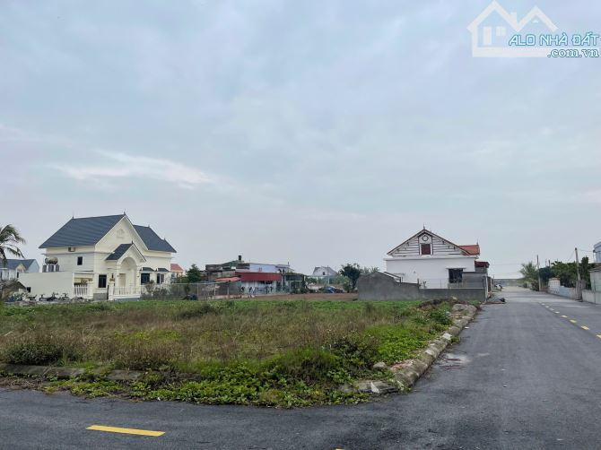 Bán đất Giao Phong, Quất Lâm 100m2 lô góc kinh doanh đường 20m kinh doanh giá 2 tỷ - 2