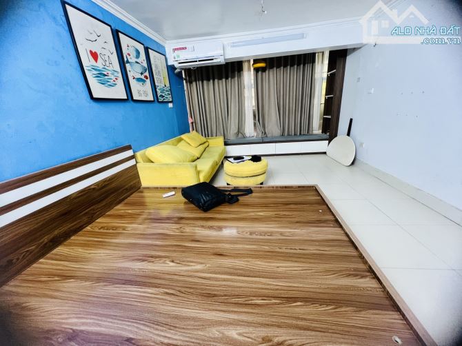 GIẢI PHÓNG , 45M2 , 3 BƯỚC RA Ô TÔ , MẶT TIỀN 4,5M , VIEW THOÁNG , GIÁ TỐT , 6,98 TỶ - 2