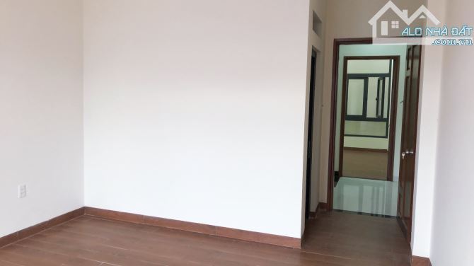 Nhà 3 tầng kiên cố ở ngay hẻm 520 Quốc lộ 13 HBP Thủ Đức giá chỉ 6,97 tỷ - 2