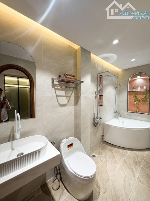 Cần Tiền Kinh Doanh Làm Ăn Chính Chủ Cần Bán Nhà Trần Khắc Chân,Quận 1.Giá 6tỷ090/100m2. - 2