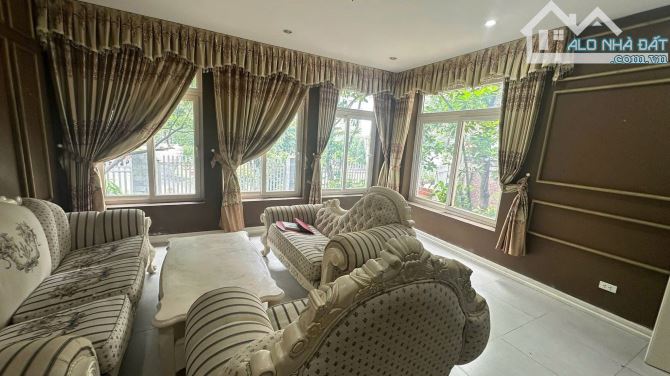 TÒA NHÀ MẶT PHỐ TRƯƠNG CÔNG GIAI VỈA HÈ RỘNG, THANG MÁY ĐANG KINH DOANH  90M GIÁ 67 TỶ - 2