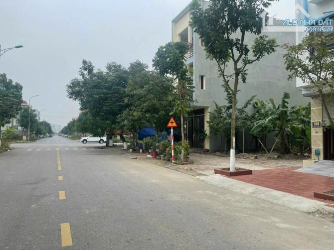 Bán lô đất mặt đường Nguyễn Quyền, Khả Lễ 1, tp BN.  ♦️DT 102 m2 - 2