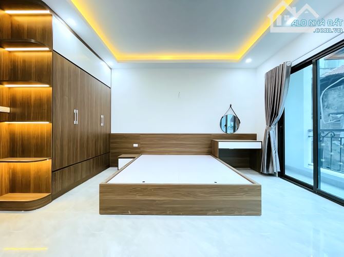 SIÊU PHẨM KIM GIANG- NGUYỄN XIỂN -THANH XUÂN- 7 TẦNG - THANG MÁY- LÔ GÓC - KD -OTO VÀO NHÀ - 2