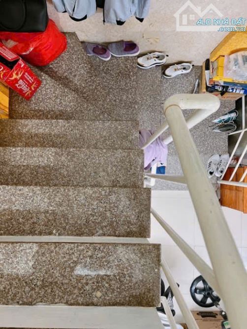 MẶT TIỀN CÁCH 2 CĂN NHÀ NGANG 3.5 DÀI 12 ĐÚC BÊ TÔNG  CÓ 5 TỶ Q4 - 2
