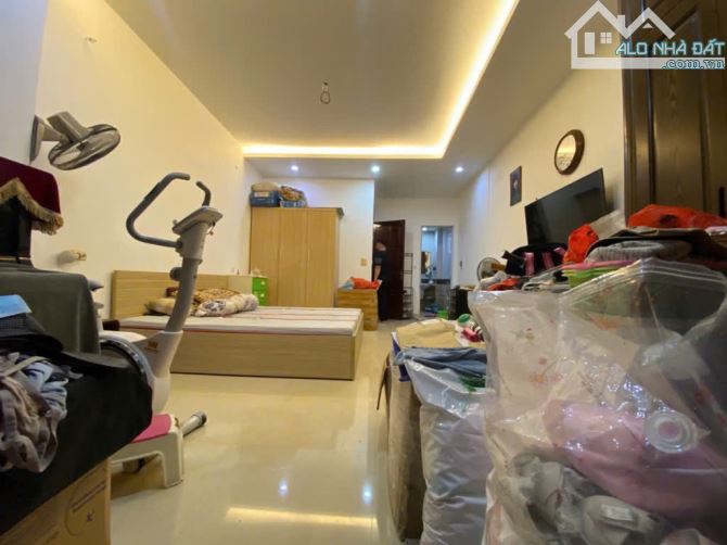 BÁN NHÀ NGUYỄN HOÀNG CẦU GIẤY - VỊ TRÍ ĐẸP - Ô TÔ TRÁNH - GẦN PHỐ - 5 TẦNG, 72M2, 18 TỶ - 2