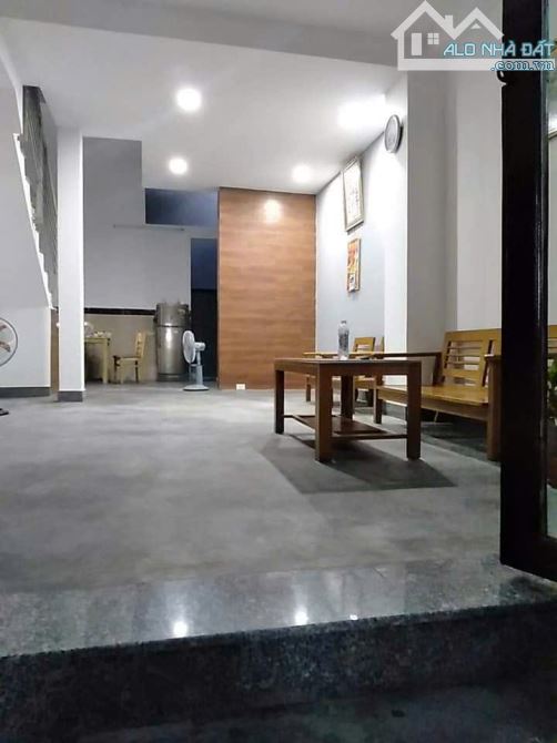 Cần bán nhanh nhà 1T,1L (4.5x15) 68m đường oto ngay chung cư The Emeral Cổng Chào Bình Dươ - 2