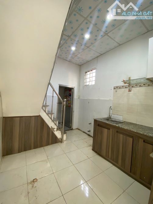 Bán nhà trệt lầu hẻm Bế Văn Đàn - 2