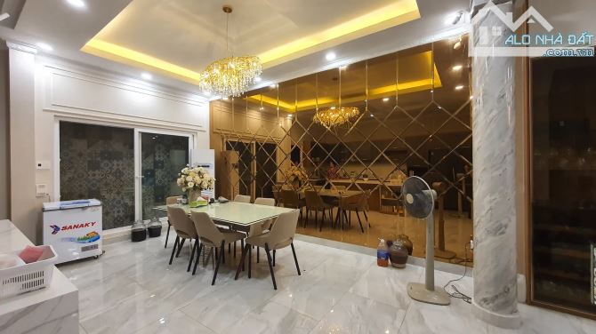 🌟 BÁN BIỆT THỰ VIP VÕ THỊ SÁU Q1 – 4 TẦNG – NGANG KHỦNG 6.4M - DTSD 325.8M² – GIÁ TỐT 🌟 - 2