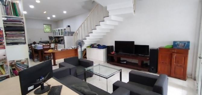 HẺM XE HƠI NGỦ TRONG NHÀ – GẦN VÒNG XOAY LIÊN PHƯỜNG - CHỈ 8T7 - 2