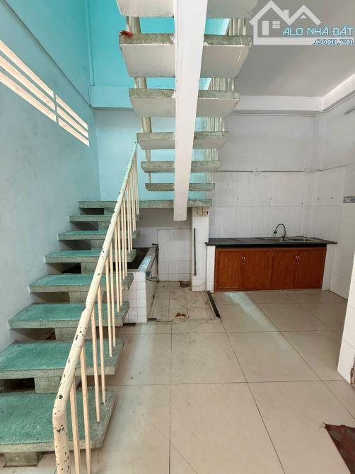Nhà 2 tầng đúc BTCT MT đường Tùng Thiện Vương P11. Q8. Giá 9 tỷ TL - 2
