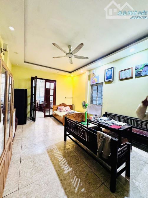 Ô TÔ 7 CHỖ VÀO NHÀ- NGÕ THÔNG TỨ TUNG- PHỐ VIP- NỞ HẬU- FULL NỘI THẤT- Ở SƯỚNG - 2