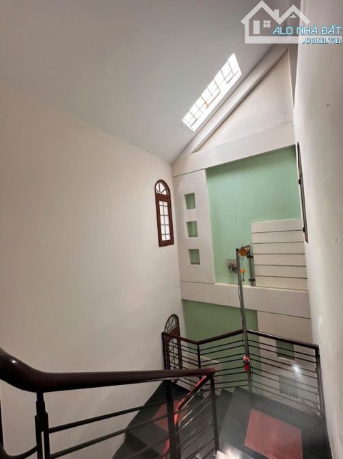 Bán nhà MT đường số 15, Tân Quy, Quận 7. DT 110m2, ngang 6m, Giá 29tỷ hơn - 2