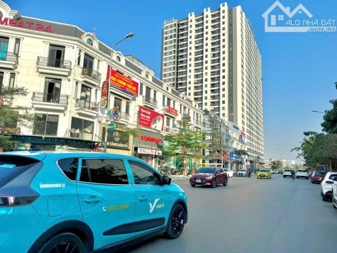 Mặt phố Thành Trung, Vip nhất Gia Lâm, Shophouse KD sầm uất - DT 90m2 - MT 6m - 2
