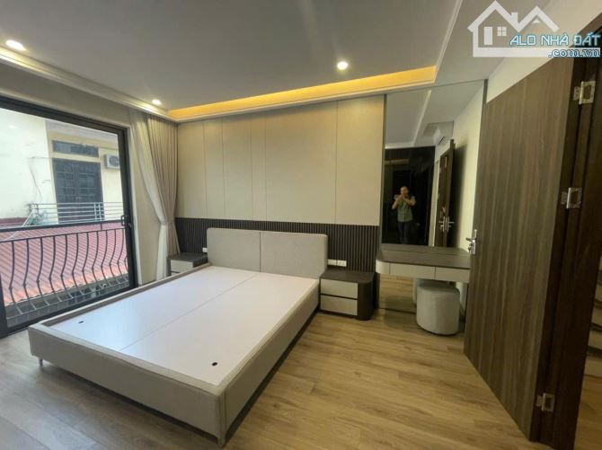 Siêu phẩm phố Trạm - ô tô vào nhà - 6 tầng - MT 4.6m - 10,6 tỷ - 2