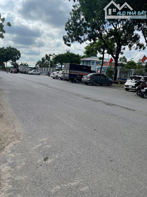 🏠 BÁN NHÀ 3 TẦNG MẶT ĐƯỜNG NGỌC HỒI –🌟 VỈA HÈ DT 100 m GIÁ 14tỷ - 1