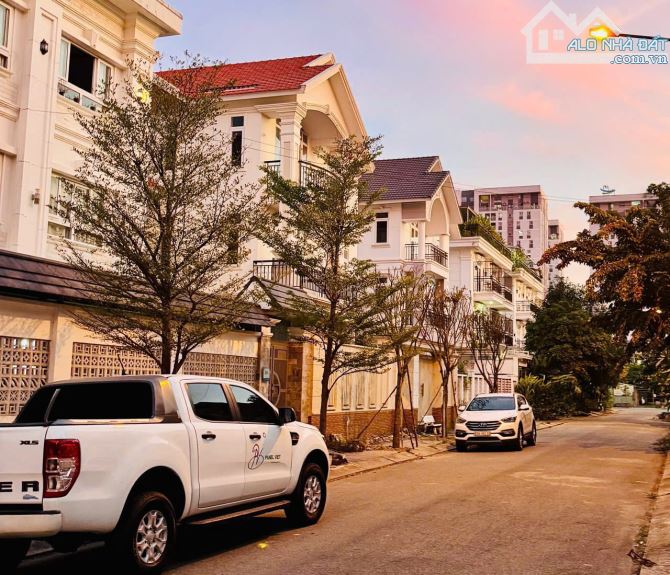 Bán nhà biệt thự kdc xây dựng 5 đường Liên Phường Quận 9 gần chợ Phước Bình (180m2) 24 tỷ - 3