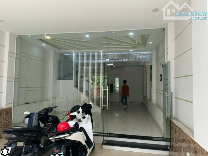 Nhà đẹp_ Mt đường ô tô _ 72,5m2_ ngang 5,2m_ vuông vắn_3 tầng _ôtô ngủ trong nhà - 9,4 tỷ - 3