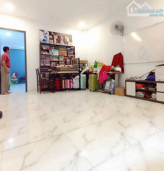 Bán căn nhà 3 lầu tại quận 2 ngay chợ cây xoài đường lê văn thịnh - 3