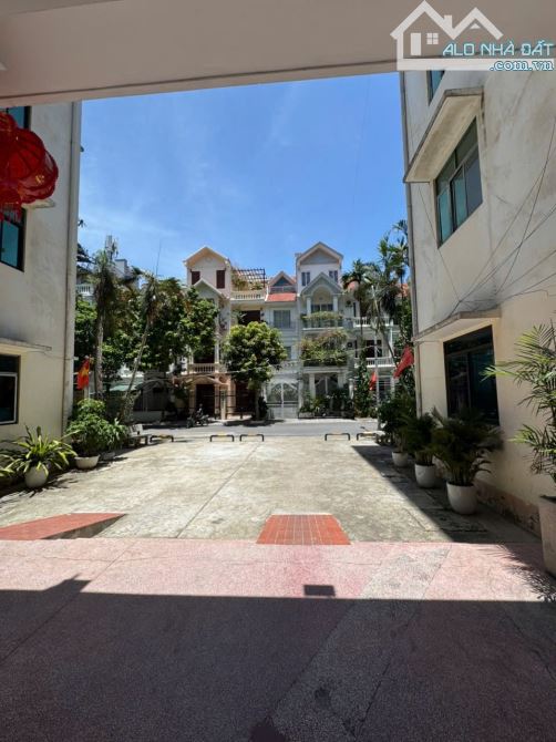 Chính chủ bán nhà Chung Cư Xa La. Cầu Bươu. Hà Đông. Hà Nội Lô góc toàn ánh sáng 70m giá 3 - 3