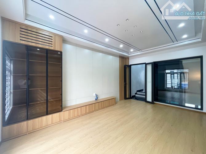 Nhà 5 tầng thang máy tuyến 2 Lê Hồng Phong - 60m2 - Nội thất cao cấp - 3
