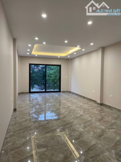 BÁN NHÀ MẶT PHỐ TRỊNH ĐÌNH CỬU . VỊ TRÍ QUÁ ĐẸP. DT 50 M , NHÀ 7 TẦNG . MT 4.1 M . ĐẦU TƯ - 3