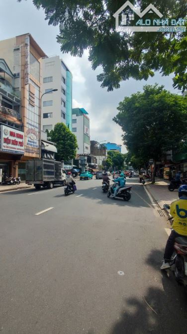 Vị trí đẹp (không dải phân cách Mặt tiền Lạc Long Quân P.10 DT (4x23) Giá 19 tỷ TL Mạnh - 3