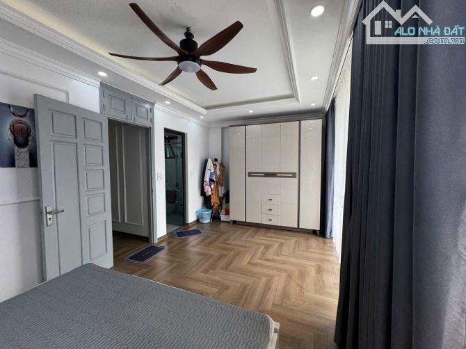 Bán biệt thự mini phố Ngô Gia Tự - Long Biên - 124m2 x 3 tầng - Giá 18,5 tỷ - 3