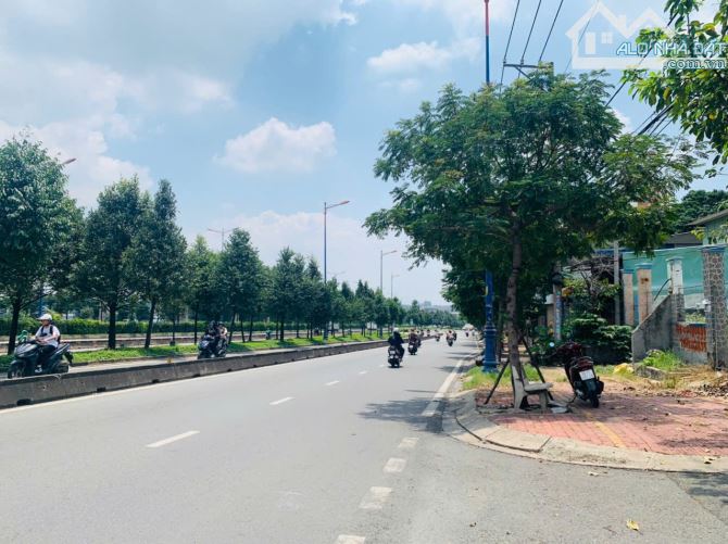 BÁN LÔ ĐẤT VÀNG VỊ TRÍ RẤT ĐẸP, GIÁ SIÊU TỐT - 542m². MT XA LỘ HÀ NỘI Q9 TP HCM - 3