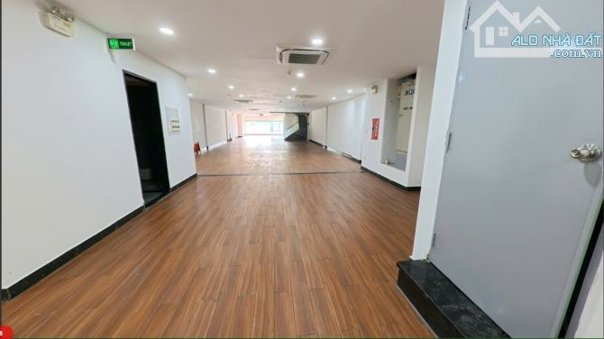 CHO THUÊ TOÀ NHÀ 131 HOÀNG HOA THÁM, TÂN BÌNH - 8M X 32M - 1 HẦM 6 TẦNG - THANG MÁY, PCCC - 3