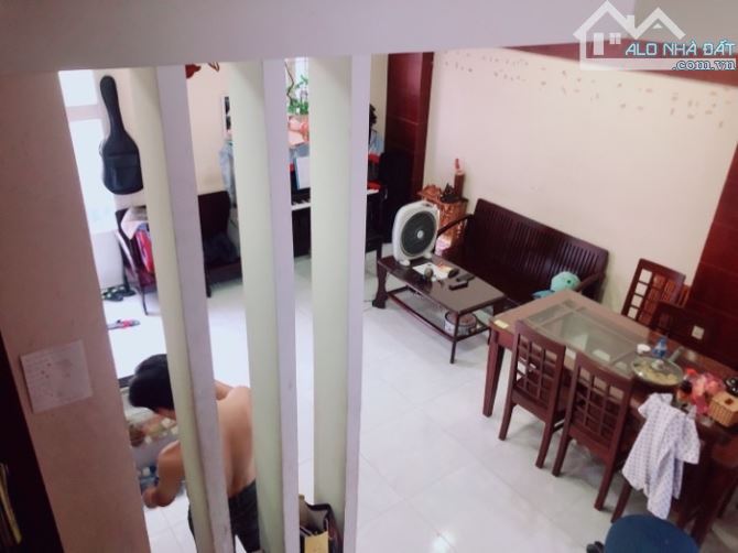 Quận 7 Phường TÂN HƯNG,nhà 2 mặt tiền hẻm 2 tầng,ngang 5m,hẻm thẳng 1 trục,nhỉnh 5 tỷ - 3