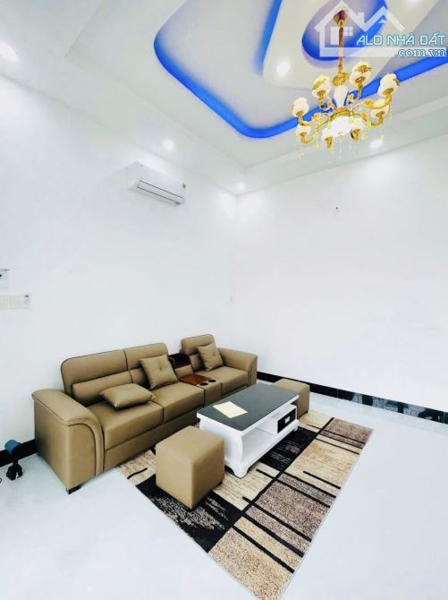 Căn nhà mới sửa lại đẹp, kẹt vốn cần bán gấp giá 840 triệu, 90m2 vuông đẹp - 3
