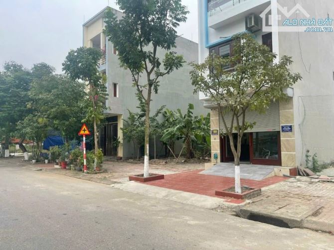 Bán lô đất mặt đường Nguyễn Quyền, Khả Lễ 1, tp BN.  ♦️DT 102 m2 - 3