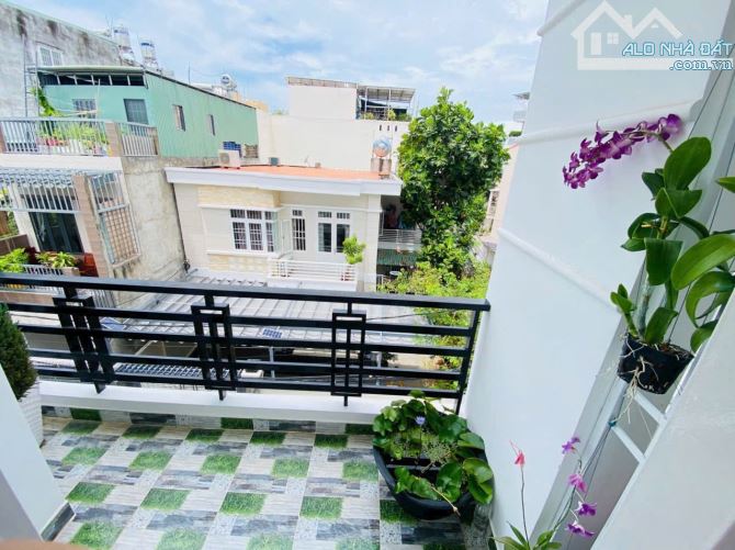 Cần bán căn nhà 1 trệt 2 lầu Phường 4,TP.Vũng Tàu có DT: 50m2 với Giá bán: 6,5 tỷ - 3