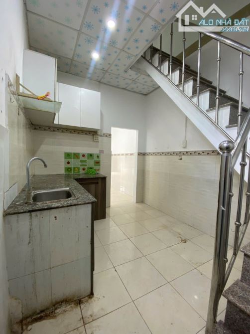 Bán nhà trệt lầu hẻm Bế Văn Đàn - 3