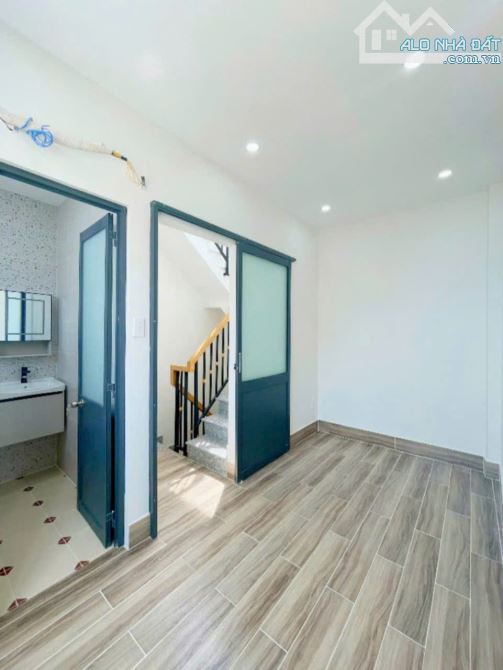 CÁCH MẶT TIỀN BẾN VÂN ĐỒN 30M XE HƠI  NGANG 4 DIỆN TÍCH SD 53M2 CÓ 2 TỶ HƠN - 3