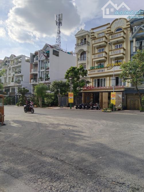 Đông Hưng Thuận Quận 12 - Đất 1080m2 19x47 nỡ hậu - HXT thông - Chỉ 40 tỷ. - 3