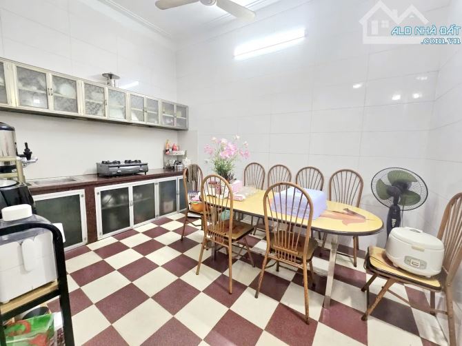 Bán nhà mặt ngõ Hoàng Cầu Đống Đa 125m MT 8m Gara Ô tô tránh Kinh doanh hơn 38 tỷ - 3