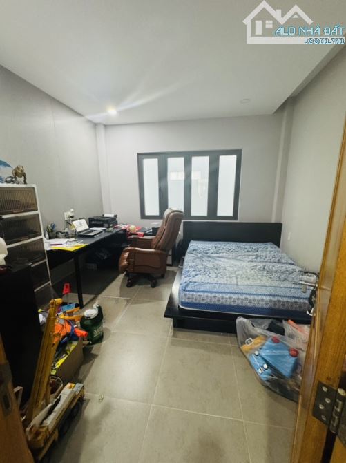 Ban nhà . Bùi Tư Toàn giáp An Dương Vương. 4×16m×4tâng. Gần Quận 6.nhỉnh 6T - 4