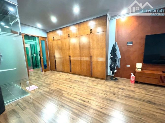 SIÊU PHẨM PHÂN LÔ 59 LÁNG HẠ ÔTÔ VÀO NHÀ CÓ THANG MÁY 6T 66M2 NỘI THẤT CAO CẤP Ở, CHO THUÊ - 4