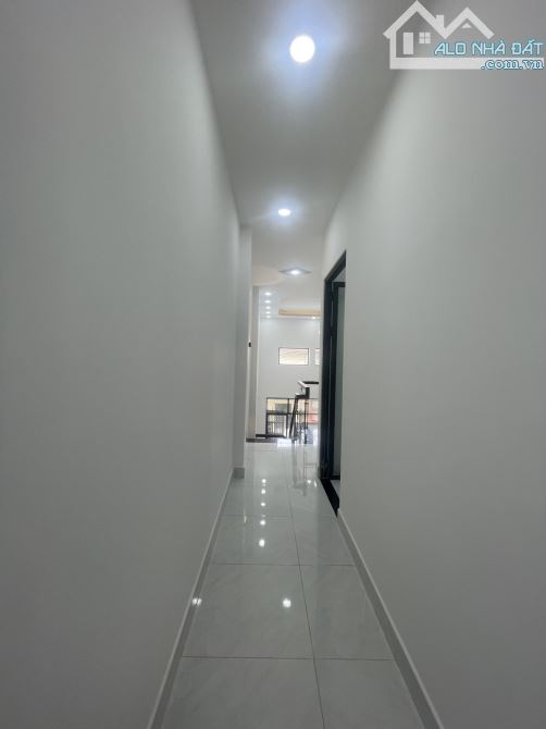 NHÀ 2TẦNG MỚI ĐƯỜNG NG THỊ SÁU HÓC MÔN - HẺM OTO GIĂ 3TY9 - 4