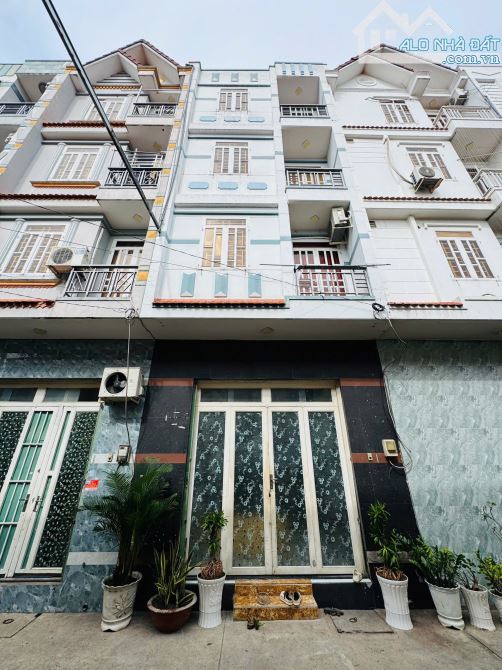 Bán CHDV, 4 tầng, 28x12m, dt sàn 1117m2, dòng tiền 100tr/ tháng - 4