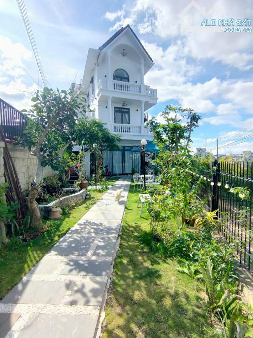 Cần bán Villa/ Biệt Thự 2 Mặt Tiền đẹp lung linh, đường Lý Nam Đế, P.08, Đà Lạt - 4